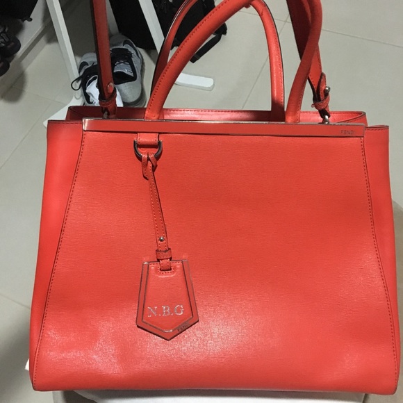 Beautiful color fendi 2jours. Used condition - Picture 1 of 8